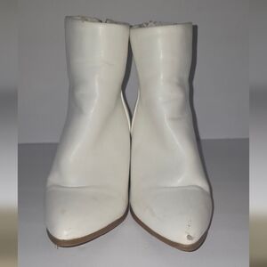 TOP Moda White Ankle Booties